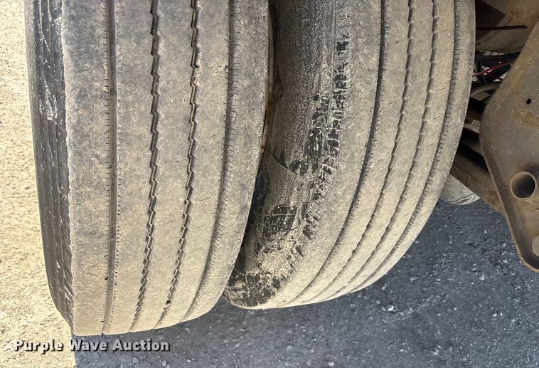 image for item FG1074 2013 Strick dry van trailer