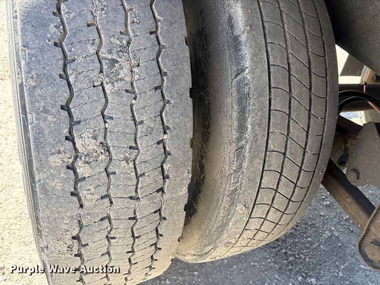 image for item FG1074 2013 Strick dry van trailer