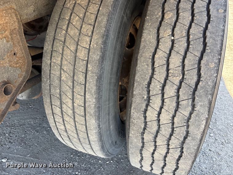 image for item FG1075 2013 Strick dry van trailer