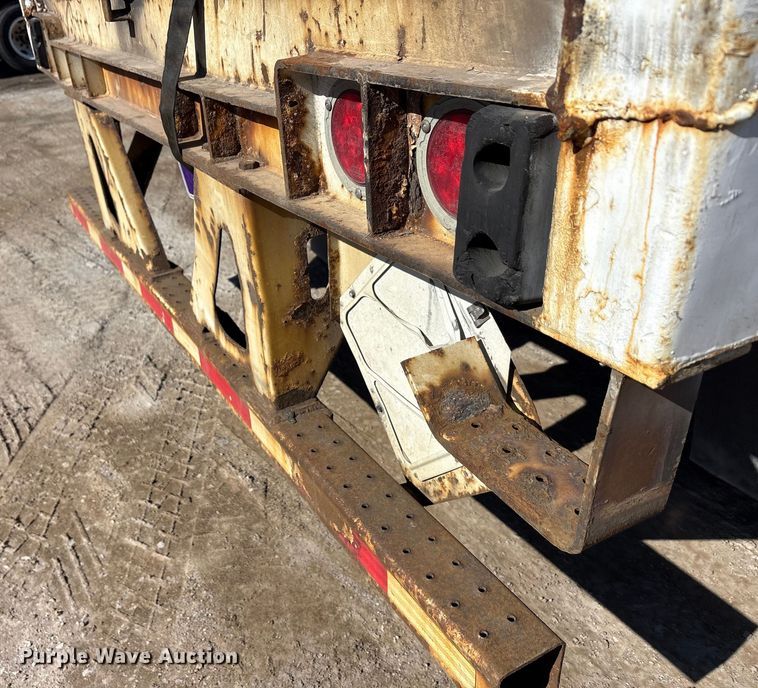 image for item FG1076 2013 Strick dry van trailer