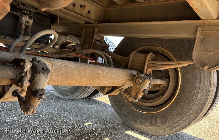 image for item FG1077 2013 Strick dry van trailer