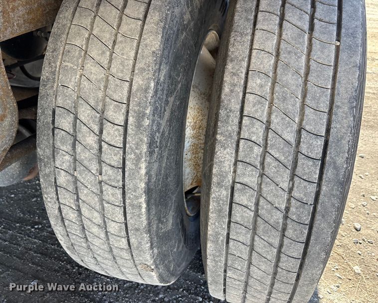 image for item FG1077 2013 Strick dry van trailer