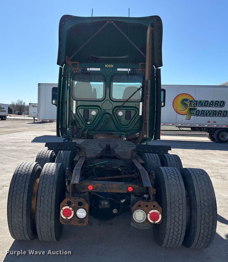 image for item FG1078 2017 Freightliner Cascadia 125 semi truck