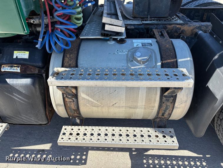 image for item FG1078 2017 Freightliner Cascadia 125 semi truck