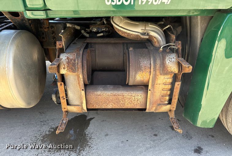 image for item FG1078 2017 Freightliner Cascadia 125 semi truck