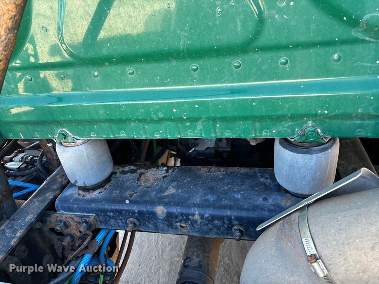 image for item FG1078 2017 Freightliner Cascadia 125 semi truck