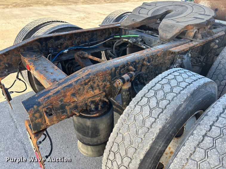 image for item FG1078 2017 Freightliner Cascadia 125 semi truck