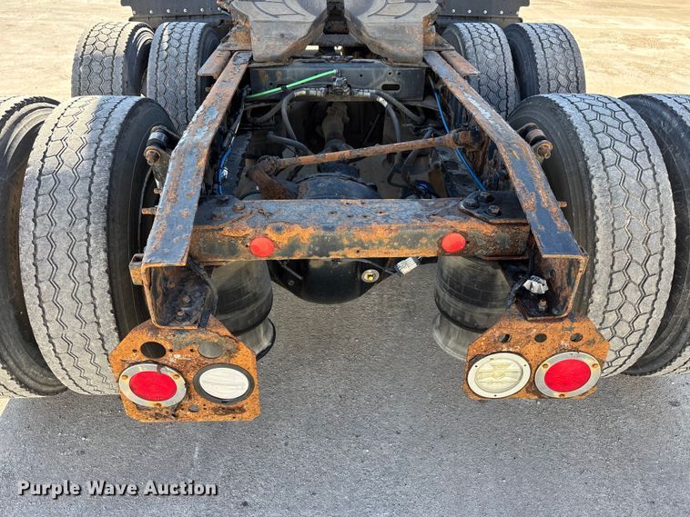 image for item FG1078 2017 Freightliner Cascadia 125 semi truck