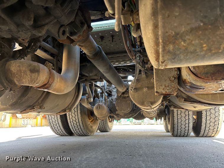 image for item FG1078 2017 Freightliner Cascadia 125 semi truck