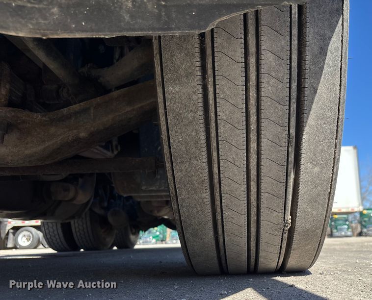 image for item FG1078 2017 Freightliner Cascadia 125 semi truck