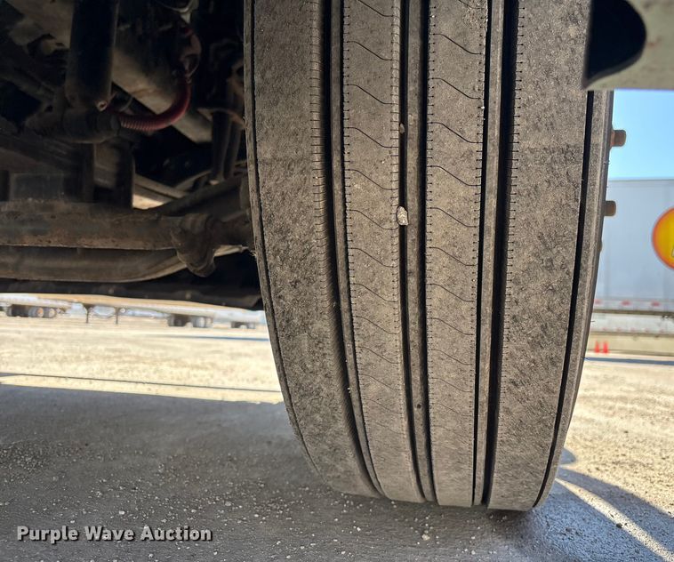 image for item FG1078 2017 Freightliner Cascadia 125 semi truck