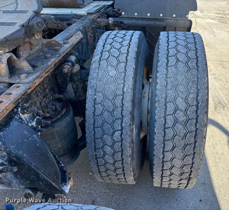 image for item FG1078 2017 Freightliner Cascadia 125 semi truck