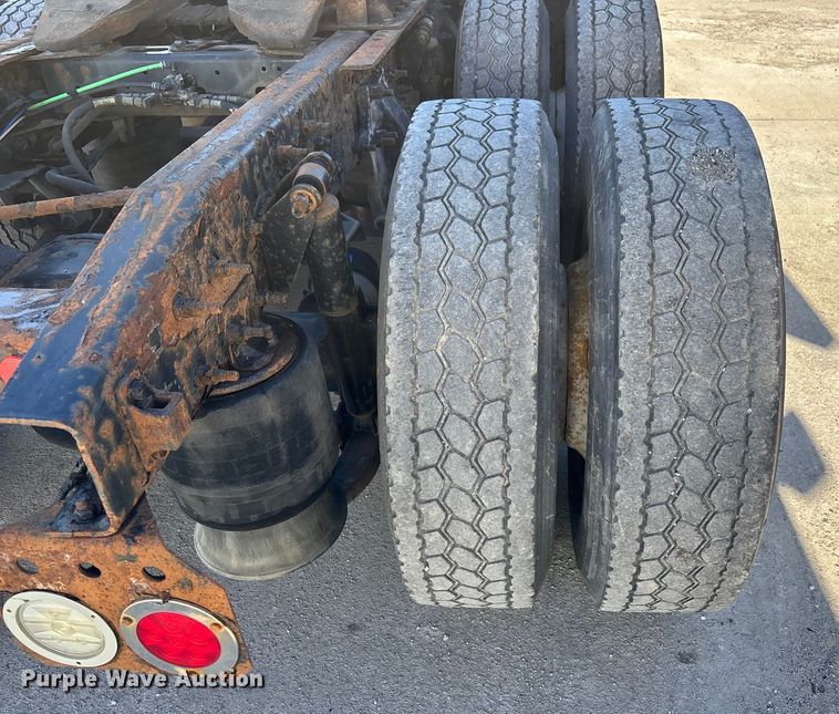 image for item FG1078 2017 Freightliner Cascadia 125 semi truck