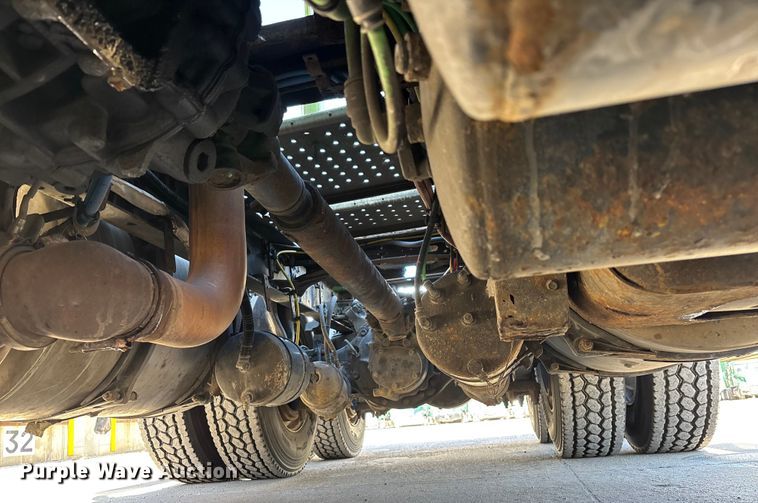 image for item FG1079 2017 Freightliner Cascadia 125 semi truck