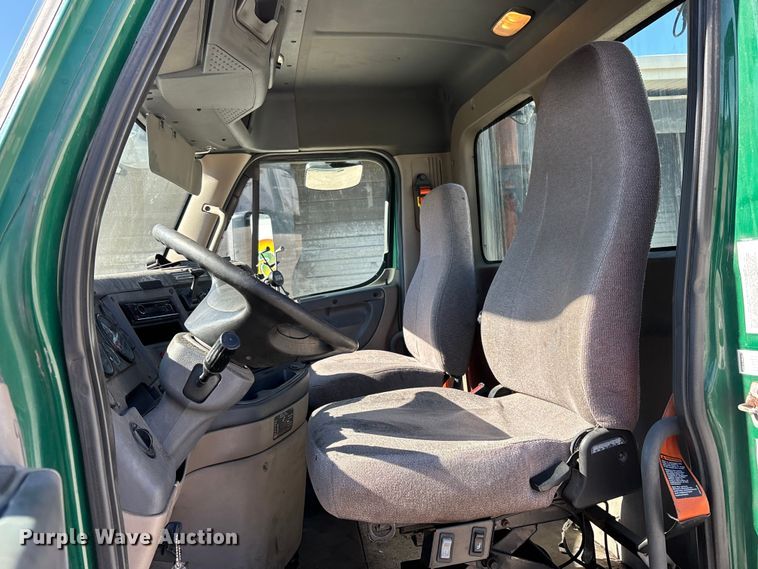 image for item FG1079 2017 Freightliner Cascadia 125 semi truck