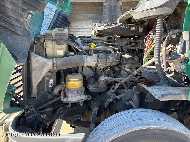 image for item FG1079 2017 Freightliner Cascadia 125 semi truck