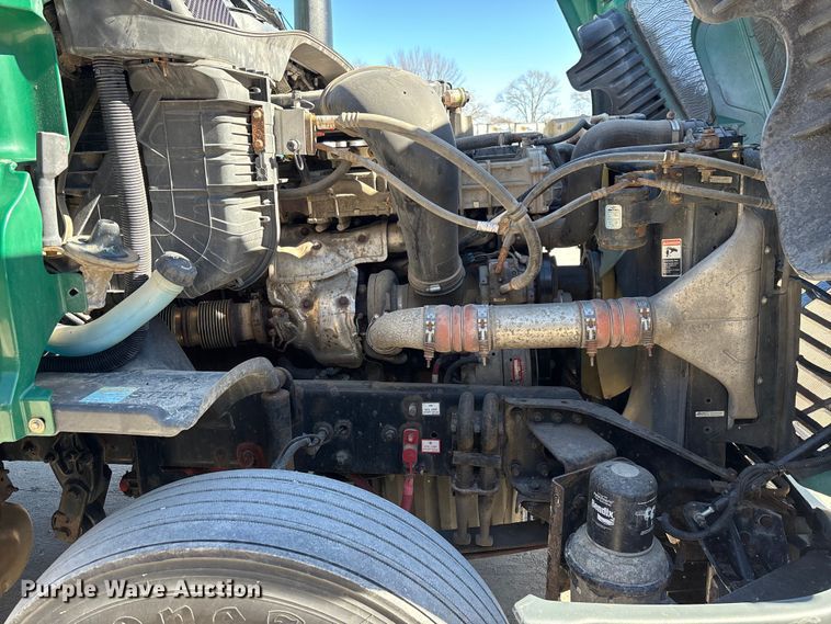 image for item FG1079 2017 Freightliner Cascadia 125 semi truck