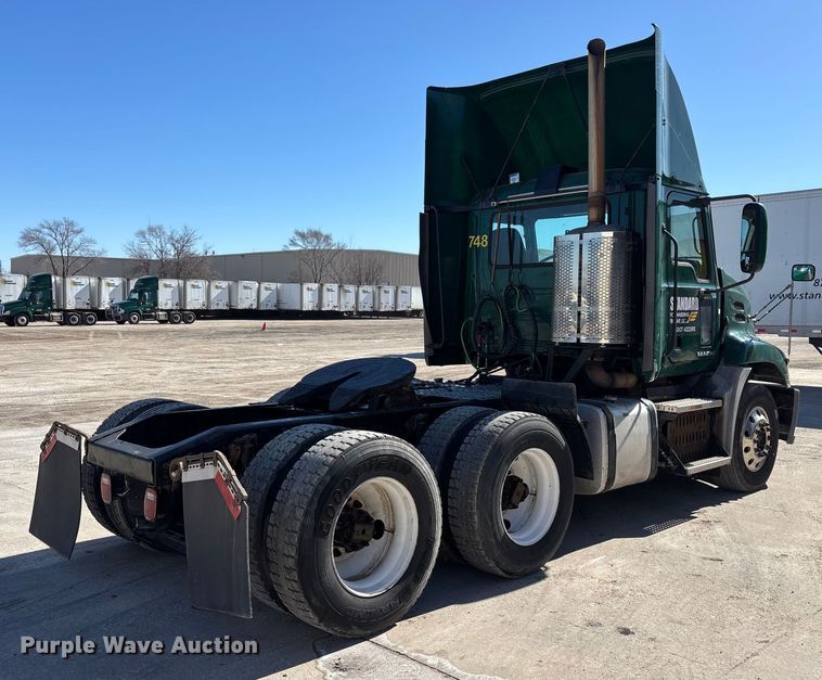 image for item FG1080 2016 Mack CXU613 semi truck