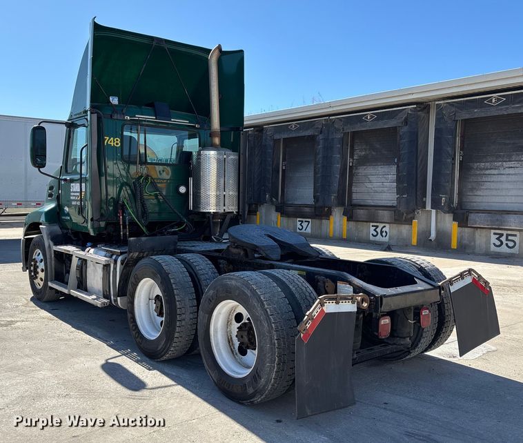 image for item FG1080 2016 Mack CXU613 semi truck