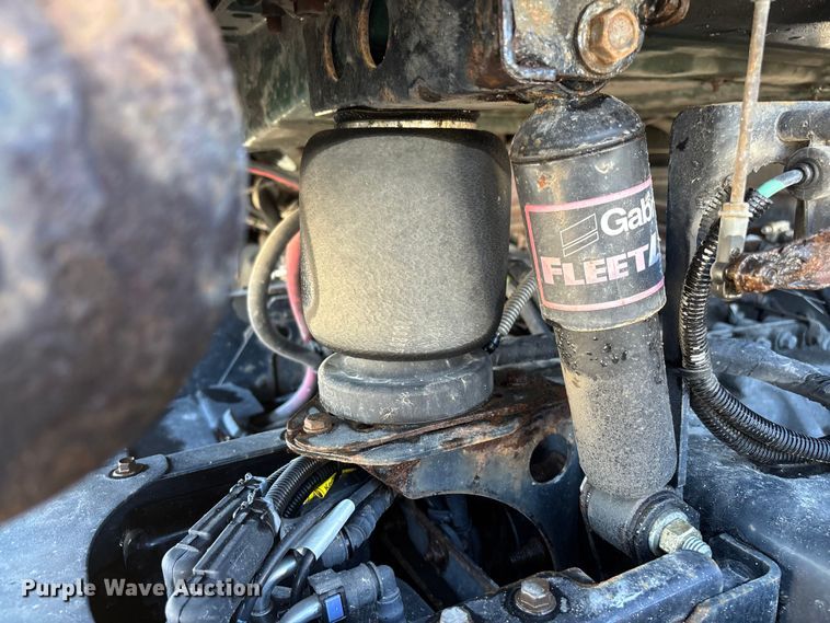 image for item FG1080 2016 Mack CXU613 semi truck