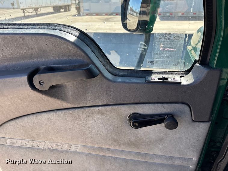 image for item FG1080 2016 Mack CXU613 semi truck