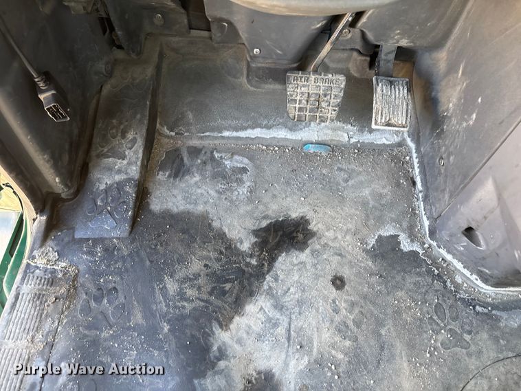 image for item FG1080 2016 Mack CXU613 semi truck