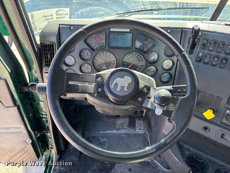 image for item FG1080 2016 Mack CXU613 semi truck