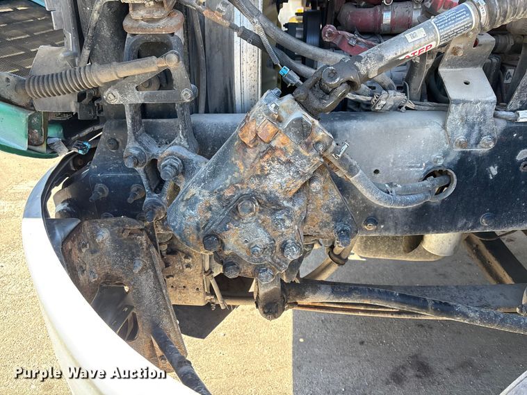 image for item FG1080 2016 Mack CXU613 semi truck