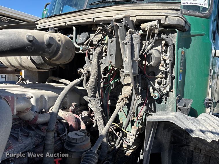 image for item FG1080 2016 Mack CXU613 semi truck