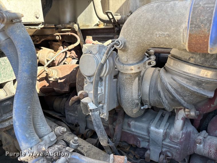 image for item FG1080 2016 Mack CXU613 semi truck