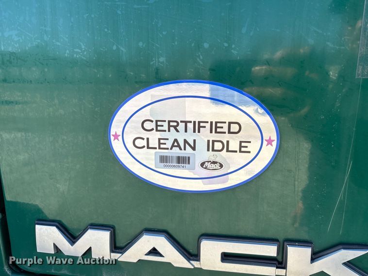 image for item FG1080 2016 Mack CXU613 semi truck