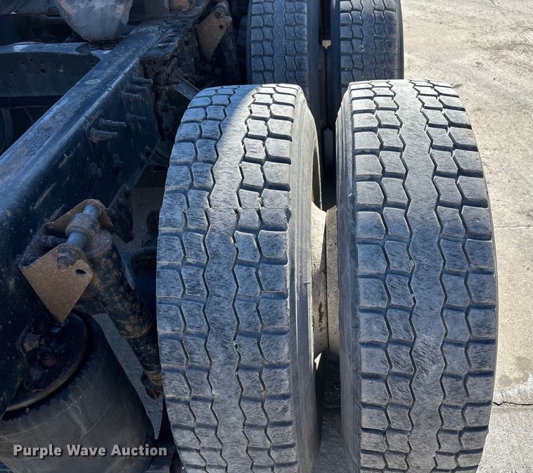 image for item FG1080 2016 Mack CXU613 semi truck