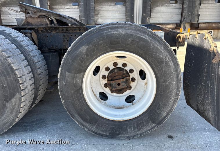 image for item FG1080 2016 Mack CXU613 semi truck