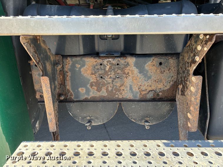 image for item FG1081 2017 Freightliner Cascadia 125 semi truck