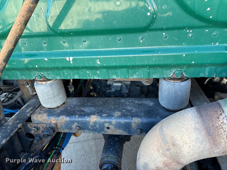 image for item FG1081 2017 Freightliner Cascadia 125 semi truck