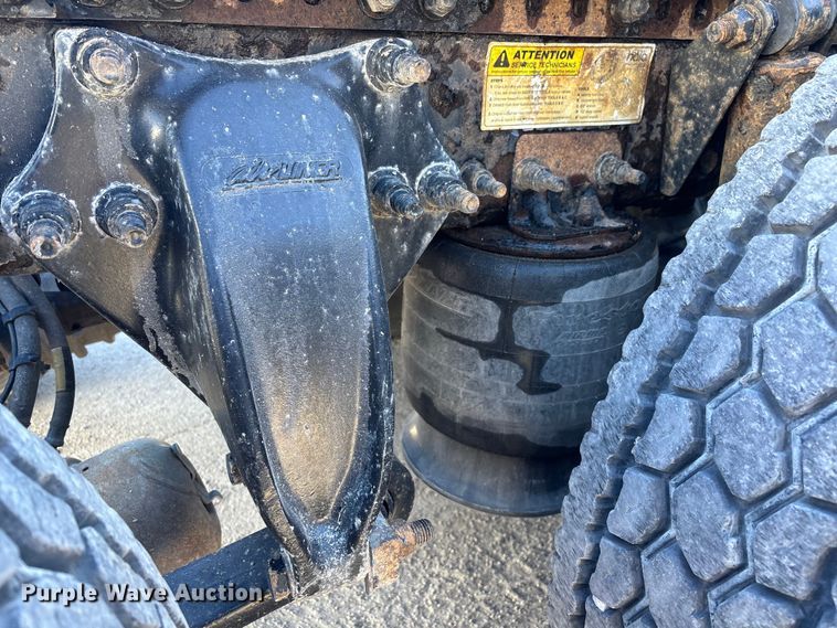 image for item FG1081 2017 Freightliner Cascadia 125 semi truck