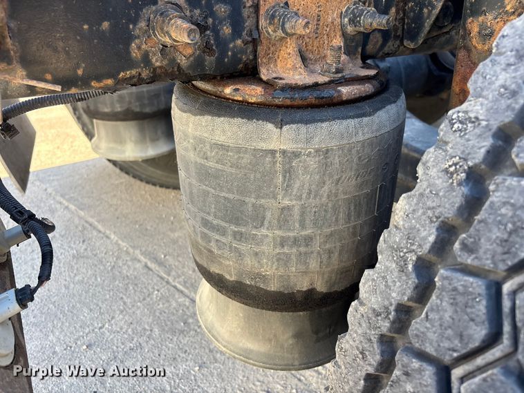 image for item FG1081 2017 Freightliner Cascadia 125 semi truck