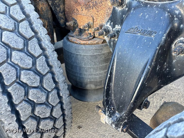 image for item FG1081 2017 Freightliner Cascadia 125 semi truck