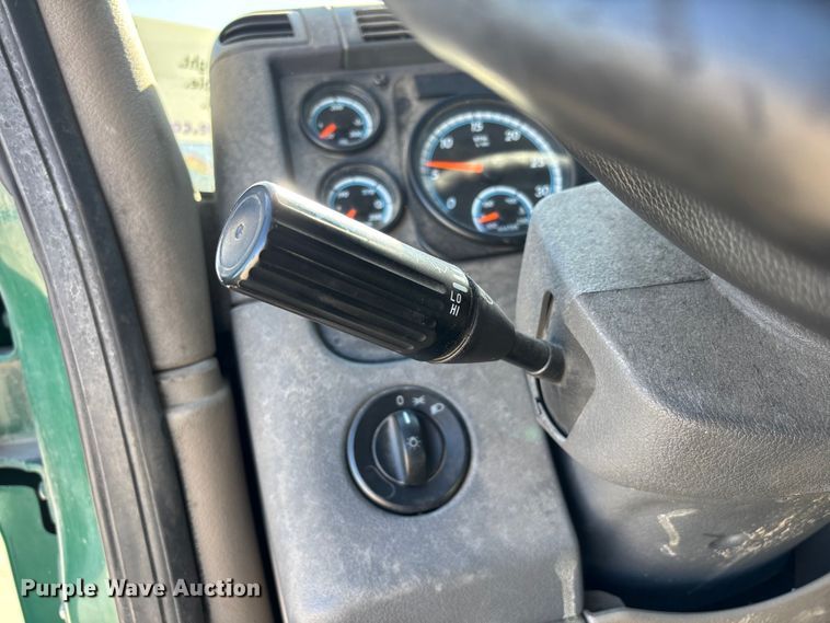 image for item FG1081 2017 Freightliner Cascadia 125 semi truck