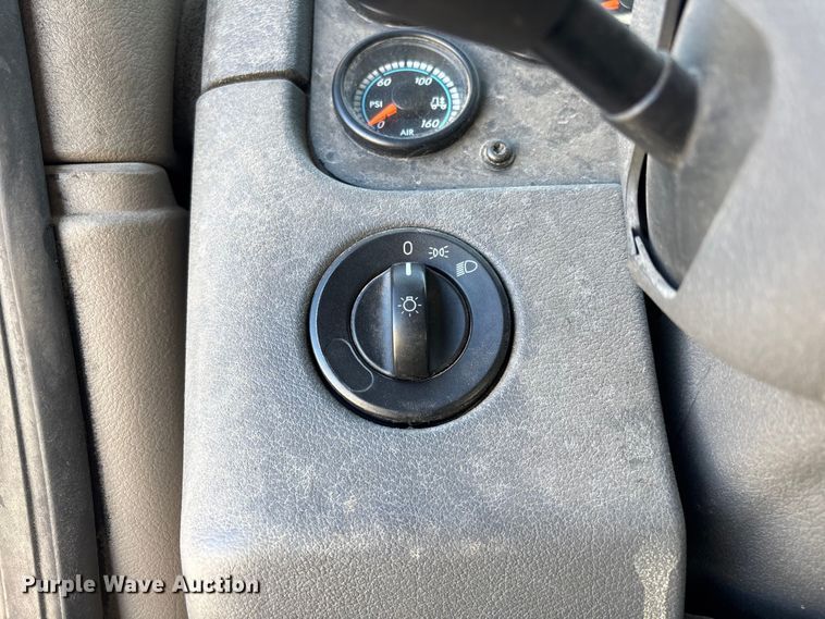 image for item FG1081 2017 Freightliner Cascadia 125 semi truck