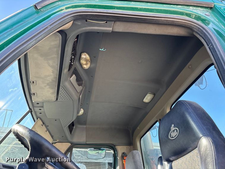 image for item FG1081 2017 Freightliner Cascadia 125 semi truck