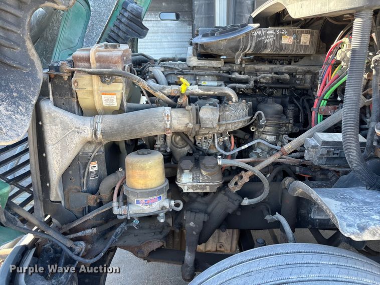 image for item FG1081 2017 Freightliner Cascadia 125 semi truck