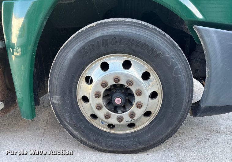 image for item FG1081 2017 Freightliner Cascadia 125 semi truck