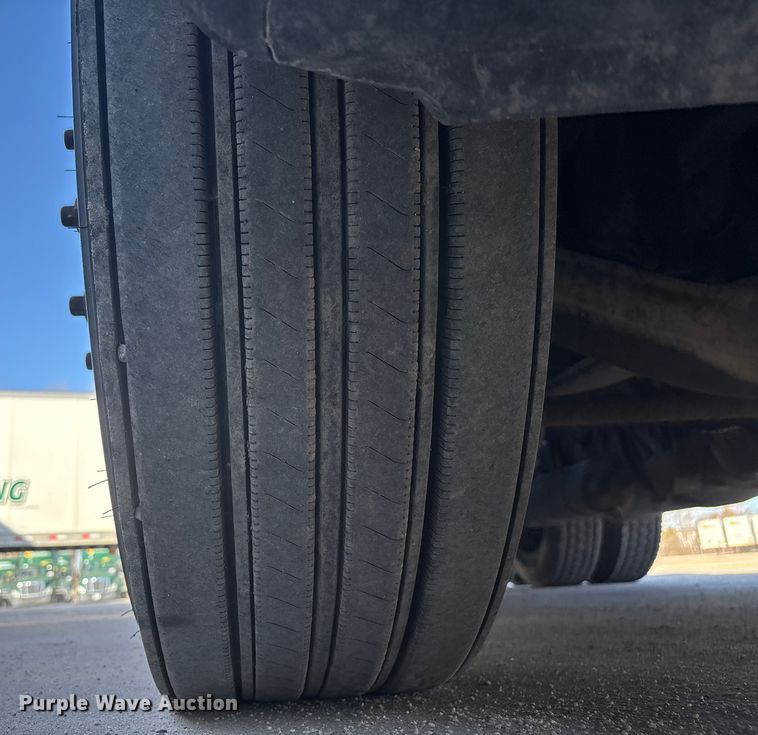 image for item FG1081 2017 Freightliner Cascadia 125 semi truck