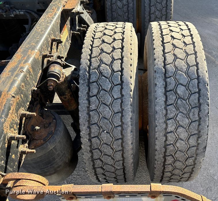 image for item FG1081 2017 Freightliner Cascadia 125 semi truck