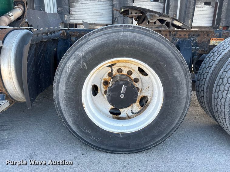 image for item FG1081 2017 Freightliner Cascadia 125 semi truck