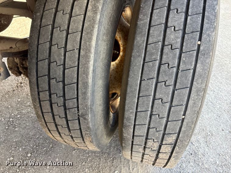 image for item FG1082 2007 Wabash dry van trailer