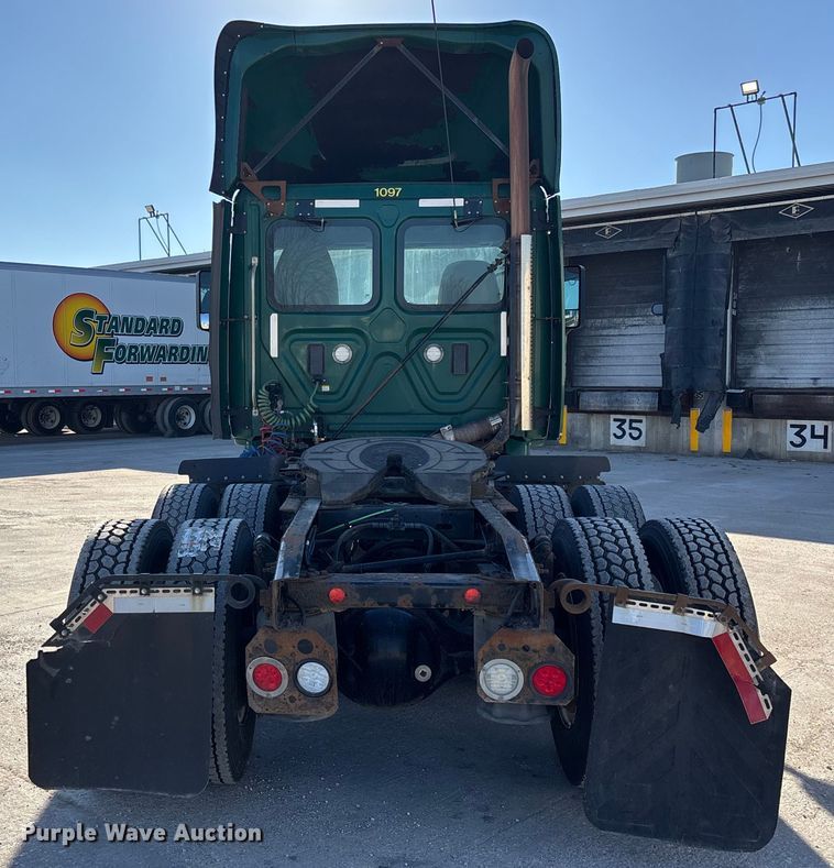 image for item FG1088 2017 Freightliner Cascadia 125 semi truck