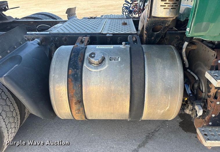 image for item FG1088 2017 Freightliner Cascadia 125 semi truck