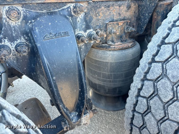 image for item FG1088 2017 Freightliner Cascadia 125 semi truck